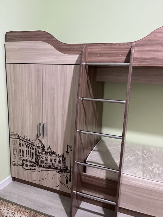 Детская мебель и шкаф