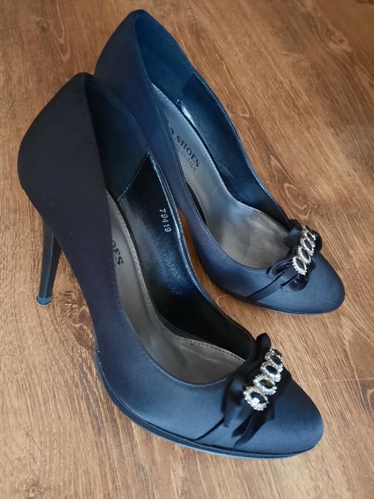 Pantofi cu toc din saten