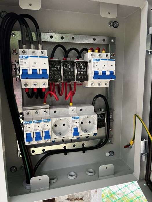 Установка зарядное устройство готовые Электрощит для установки