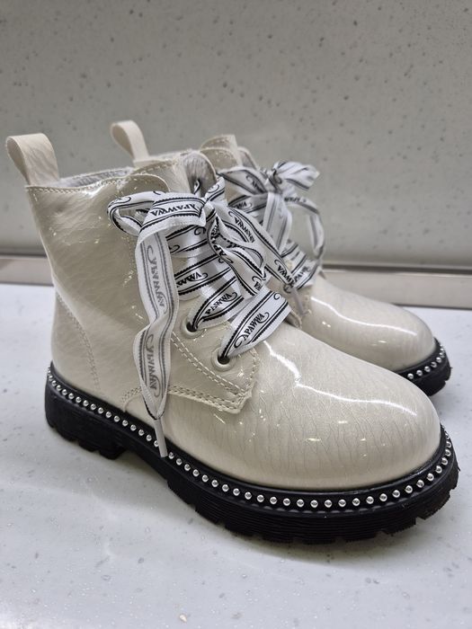 Детски боти с бляскав ефект