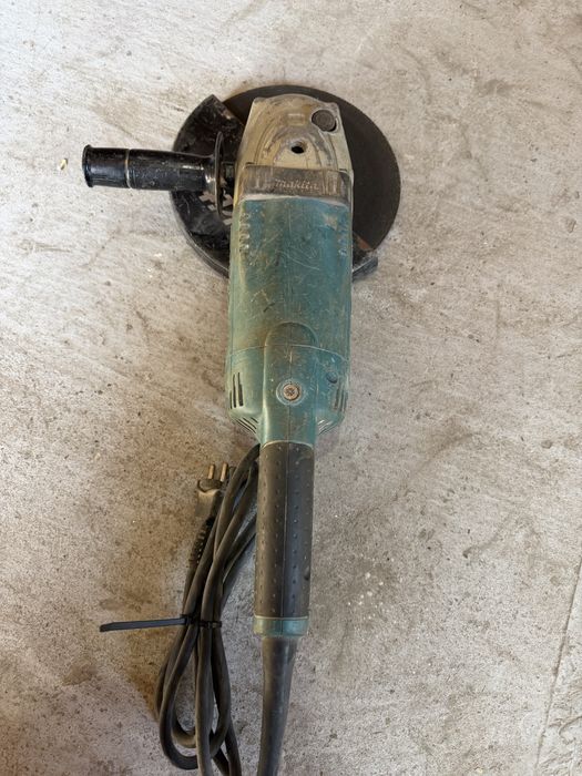 Makita GA9020R 230mm