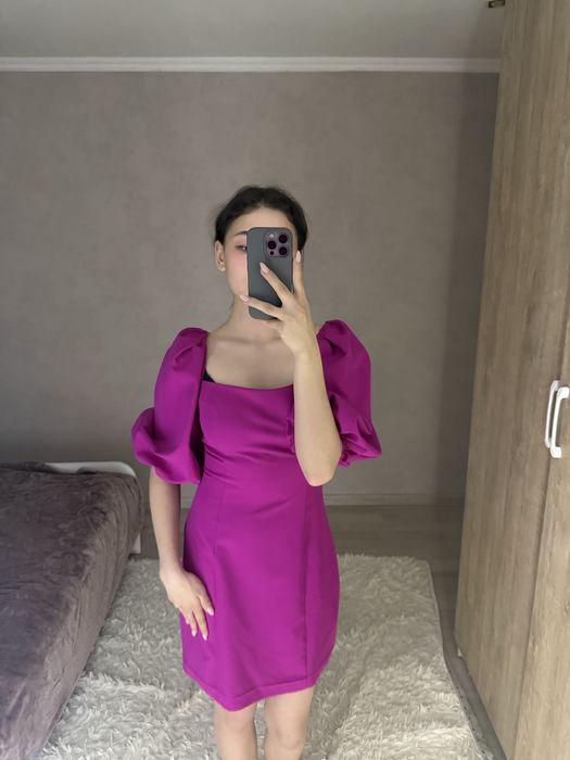 Платье в оттенке фуксии