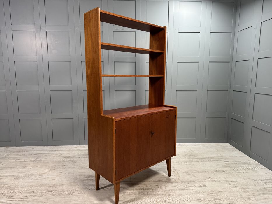 Винтидж библиотека - секция от 60-те Р264