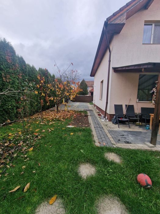 Casa de vanzare cu 5 camere - fara agentii