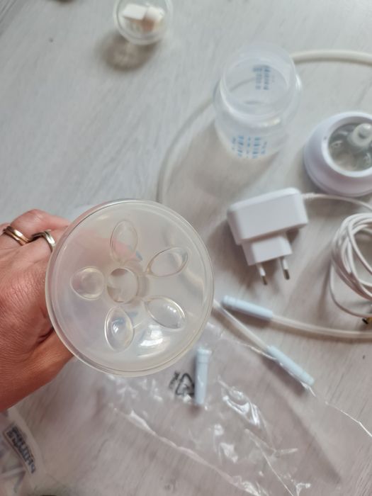 Vand pompa electrica pentru sâni