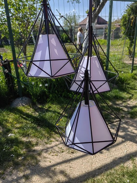 Lustră modernă cu 3 pendule, model geometric – 120 lei