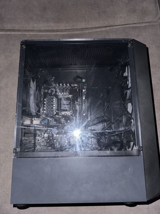 Продам корпус с материнской платой