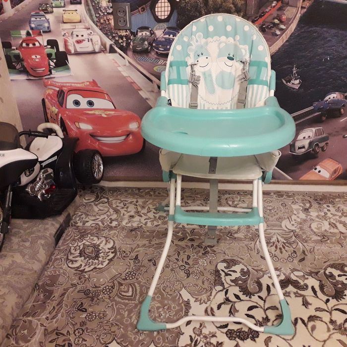 Детский стульчик для кормления