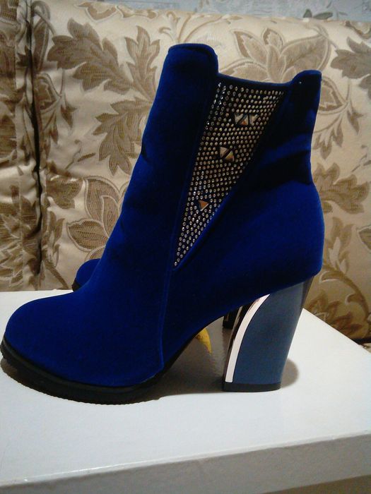 Продам ботильоны кожаные.