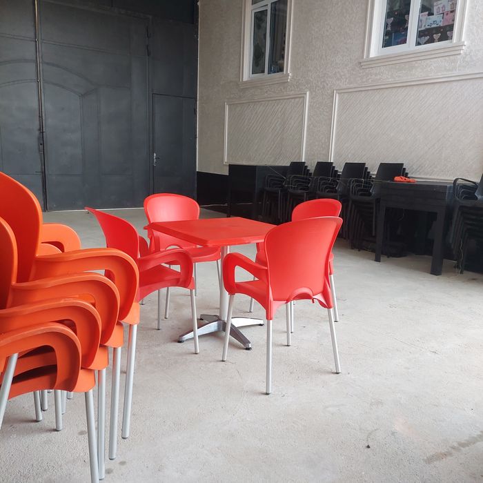 Стол стул сотилади