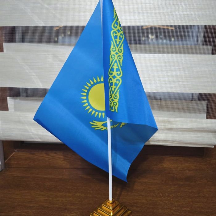 Флажки на подставке. РК