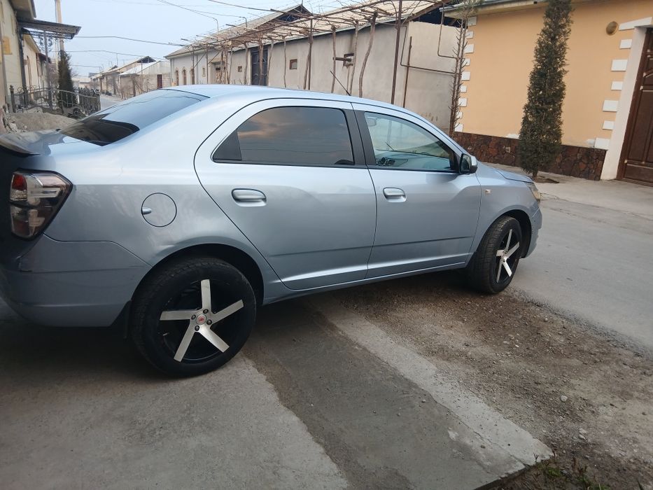 Коблт мошина сотилади