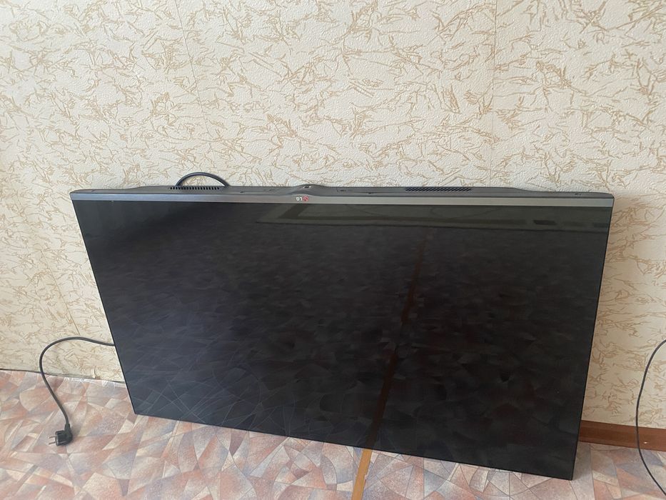 Продам б/у телевизор LG
