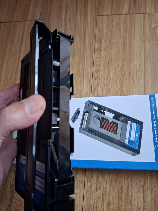 Adaptor caseta video vhs-c la vhs.