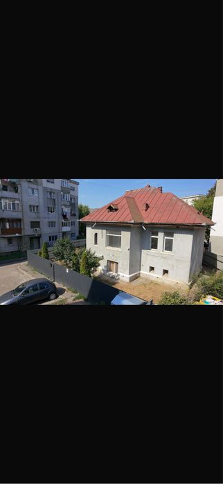 Vand conac istoric/casa/pensiune  /380 mp utili /zona A /Urlati /toate utilitatile /Direct proprietar /demisol /parter/mansarda 3 intrari din 3 strazi