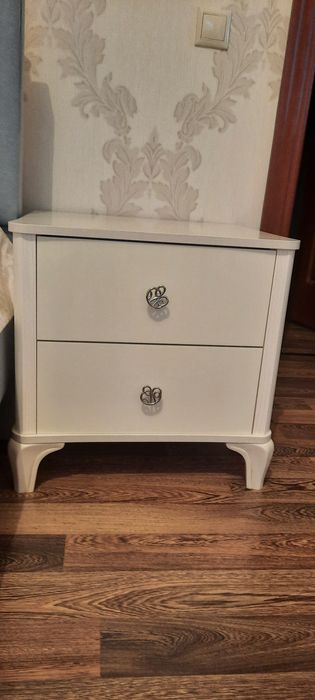 Шкаф с тумбочками