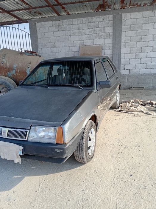 Машина сотилади.