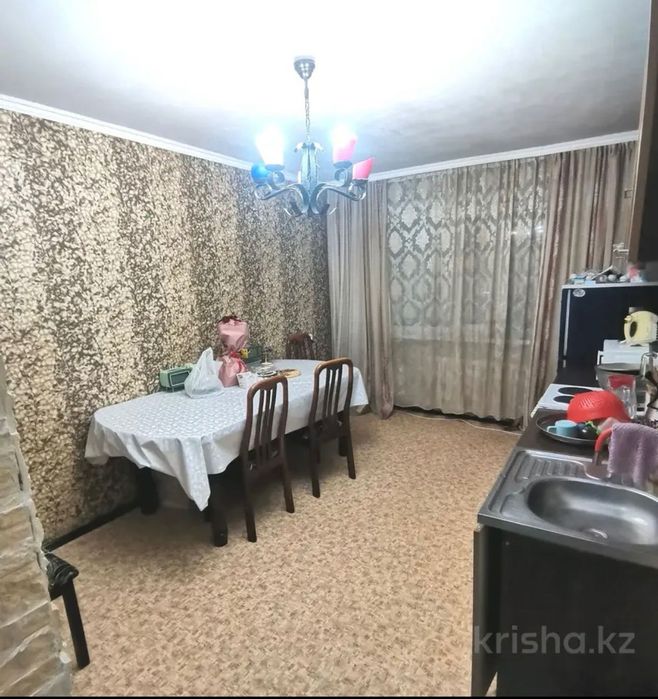Деревянный стол большой