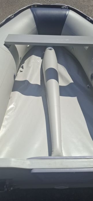 Vînd barca plus motor
