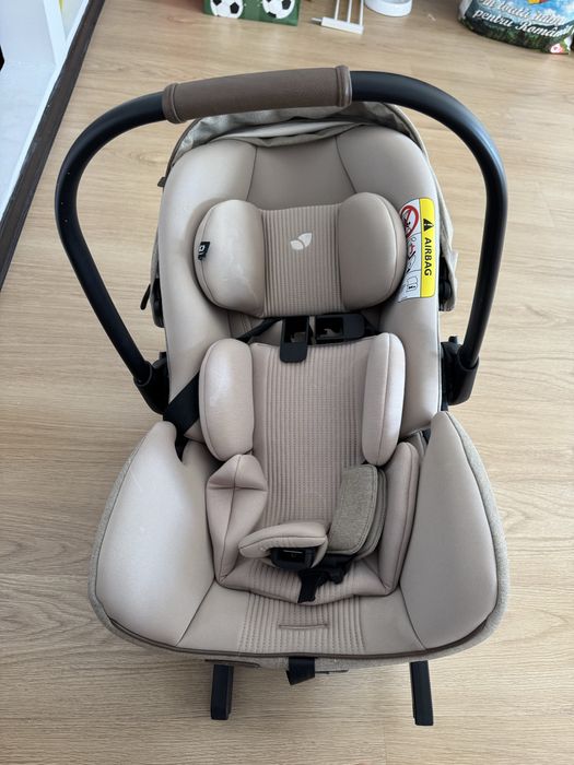 Vând scoică pentru bebeluși JOIE cu baza ISOFIX 360