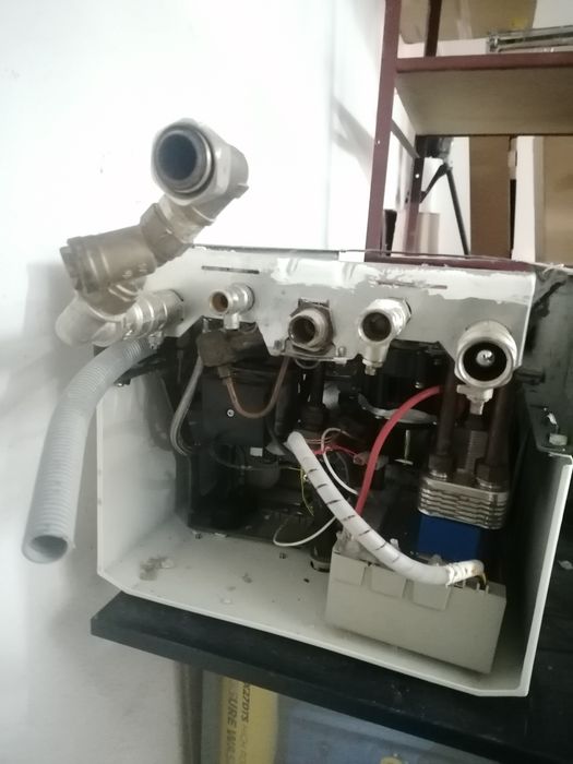 Vând centrală termica Bosch Junkers ZW20AME