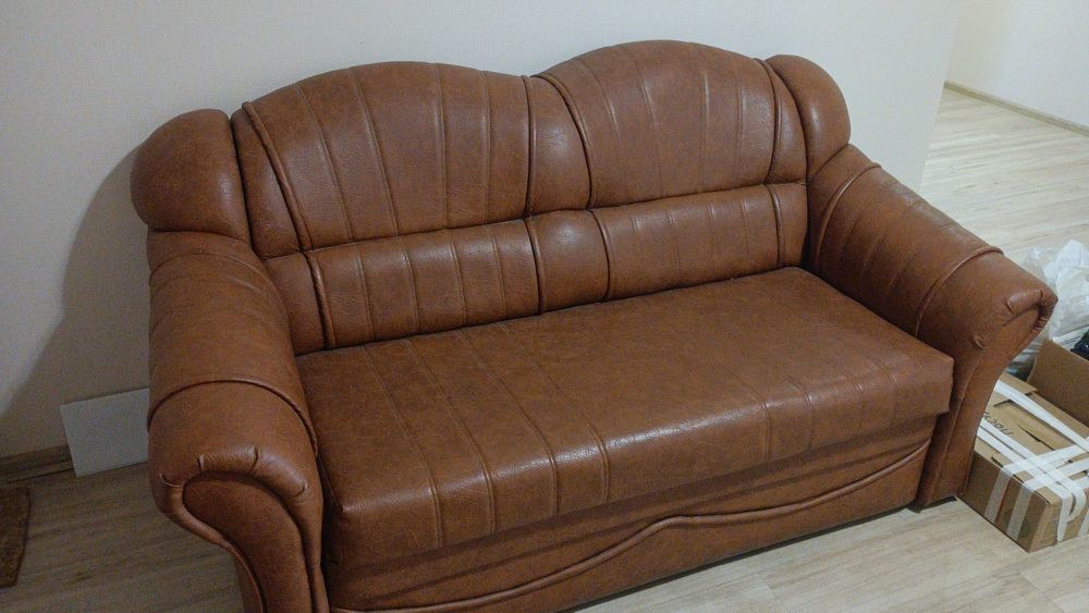 Продам диван в хорошем состоянии