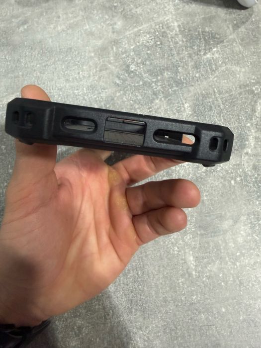 UAG Monarch carbon iphone 16 pro max