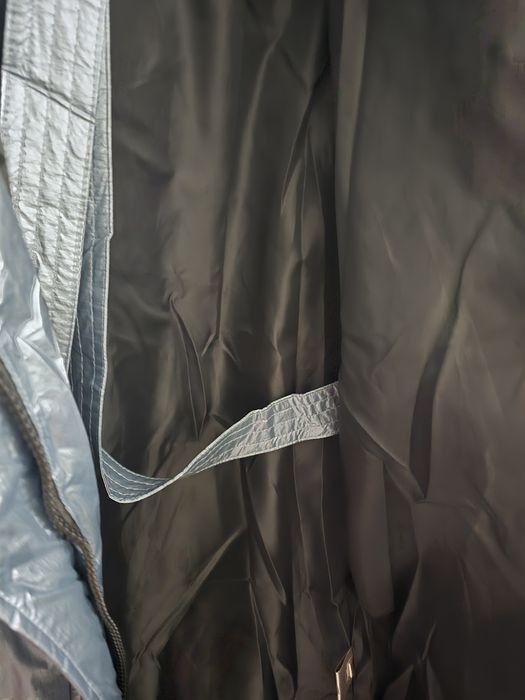 Куртка с лямками.