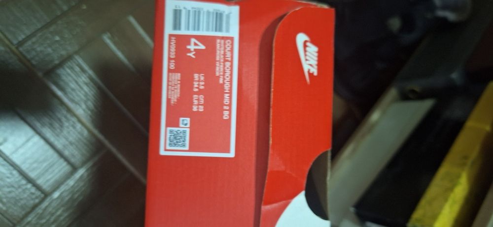 Nike court borough mid 2