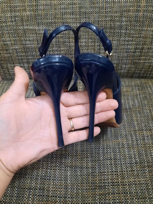 Gucci slingback peep-toe navy heels