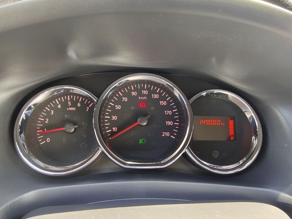 Продавам Dacia Logan II 1.5 dCi 90 к.с.