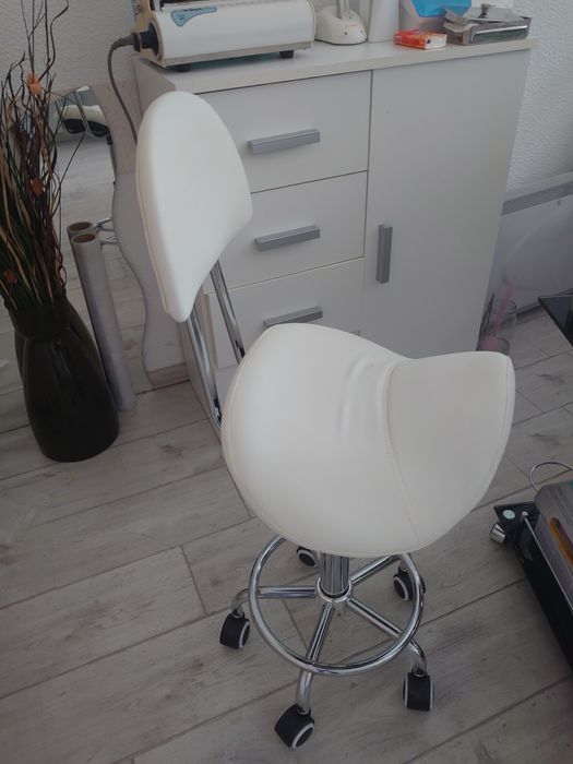 Ортопедичен работен стол