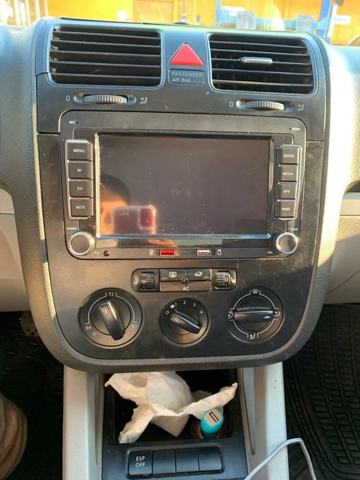 Player Volkswagen Golf 5 Touran Passat B6