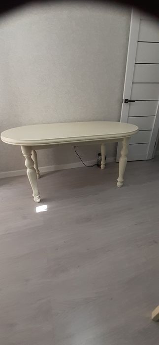 Стол Кардинал слоновая кость