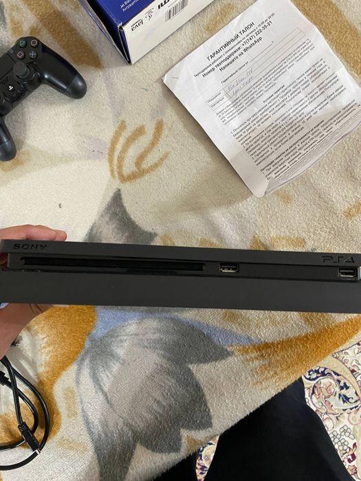Playstation 4 slim 1TB