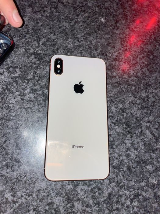 Iphone xs max 64  srocniy sotiladi