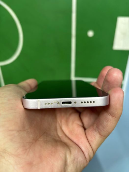 Продам iphone 13.