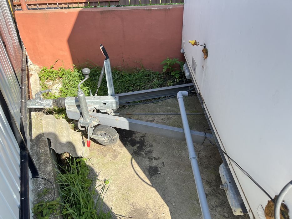 De vânzare – Rulotă mobilă / Bucătărie mobilă 6m, înmatriculată