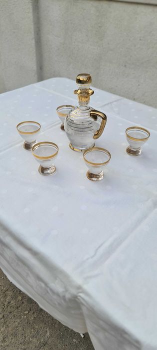 Set pt servit bauturi
