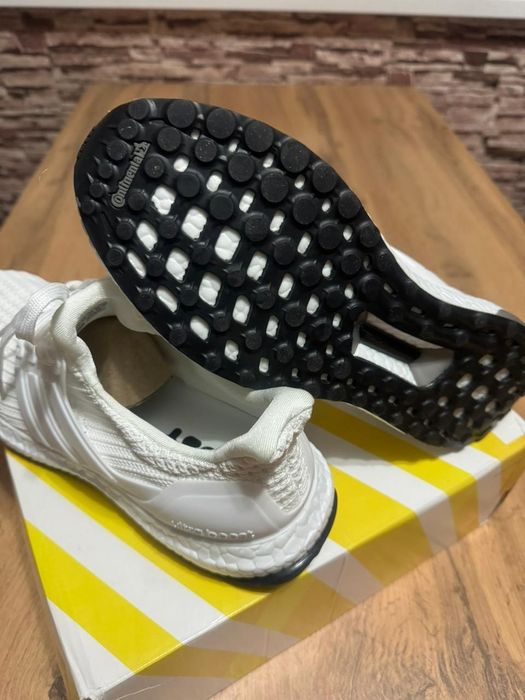 Кроссовки Adidas UltraBoost