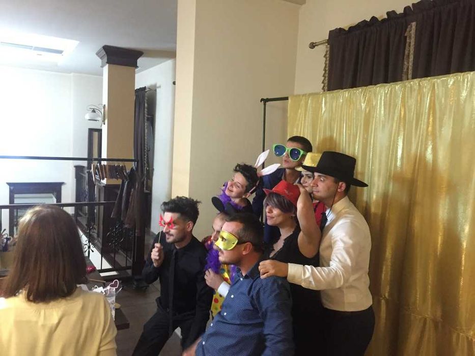 Carcasă Photobooth Profesională (Cabină Foto) – Structură Premium (Fără DSLR/Imprimantă)