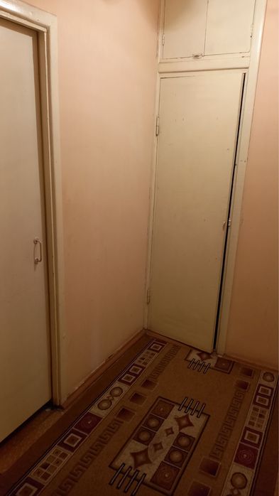 Padezni 2-qavatdan 7-11 -Maktab oldida