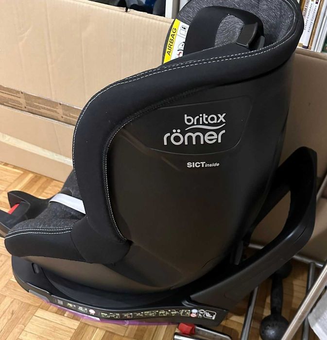 Scaun auto rotativ pentru copii cu baza inclusă Dualfix Britax