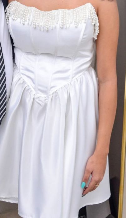 Роклите се продават!