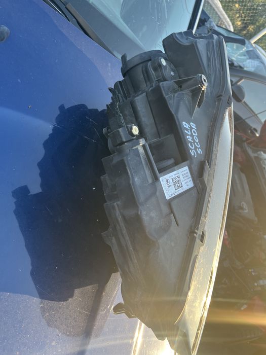 Фар Skoda Scala 21