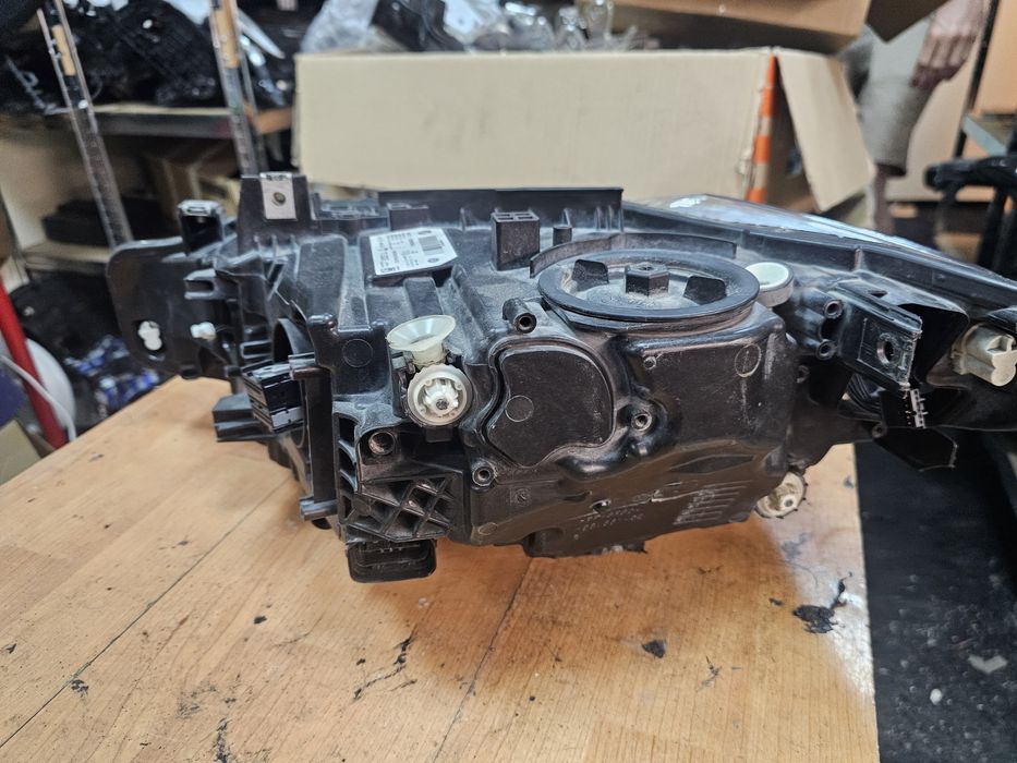 Десен фар фарове BMW F30 Adaptive LED desen far farove бмв ф30 лед