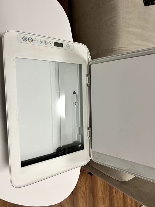 Imprimanta multifunctional HP Deskjet 2700