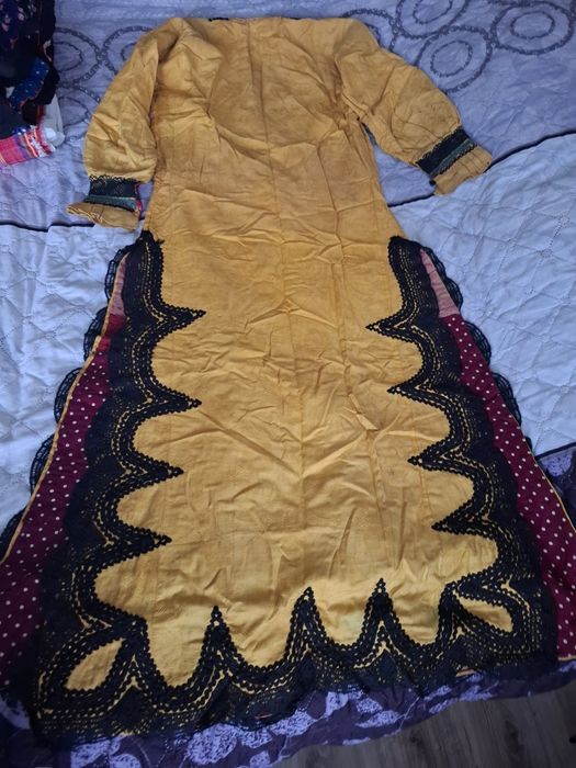 Автентична родопска носия