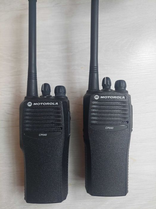 Statii radio portabile profesionale Motorola CP040