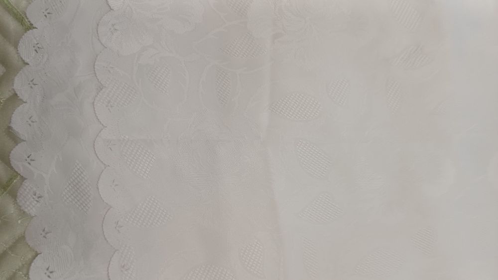 Продам скатерть на стол